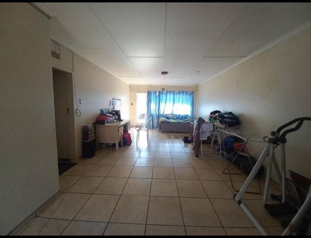 2 BEDROOM APARTMENT FOR SALE IN WINDSOR EAST